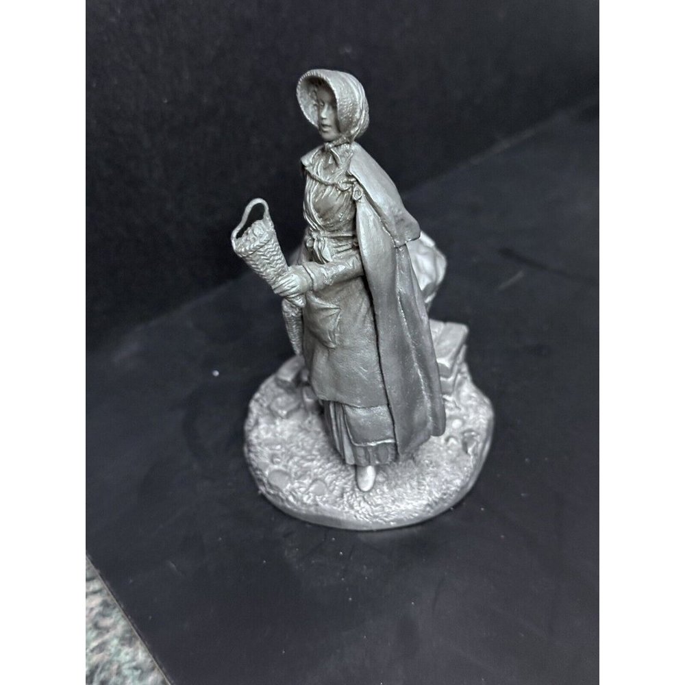 The Strawberry Girl Franklin Mint 1977 Pewter Figurine - Picture 2 of 9